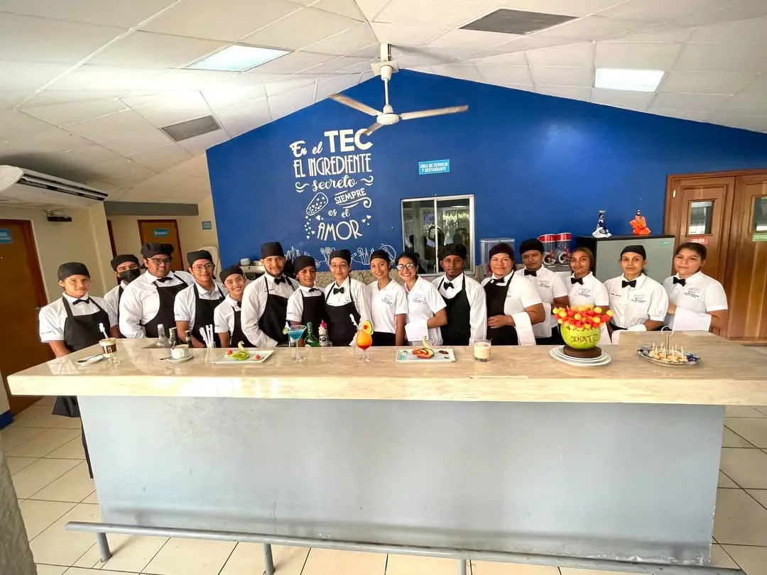 Centro Tecnológico ofrece formación de calidad en servicio de restaurante
