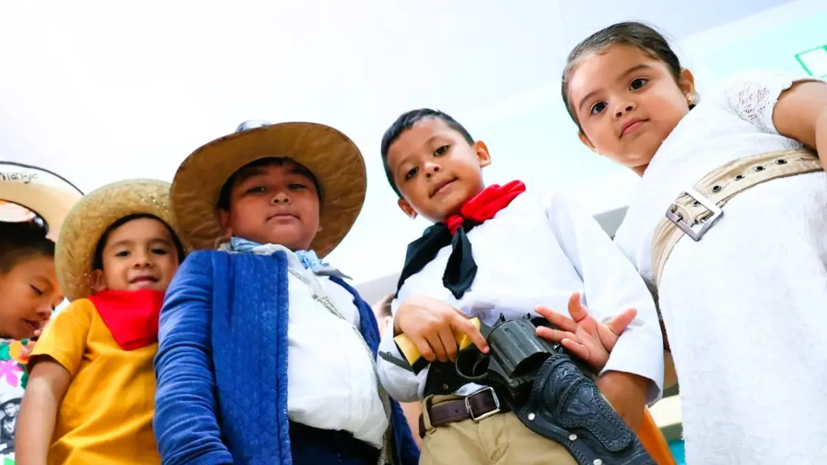 Pasarela infantil rinde homenaje a Sandino y Blanca Aráuz