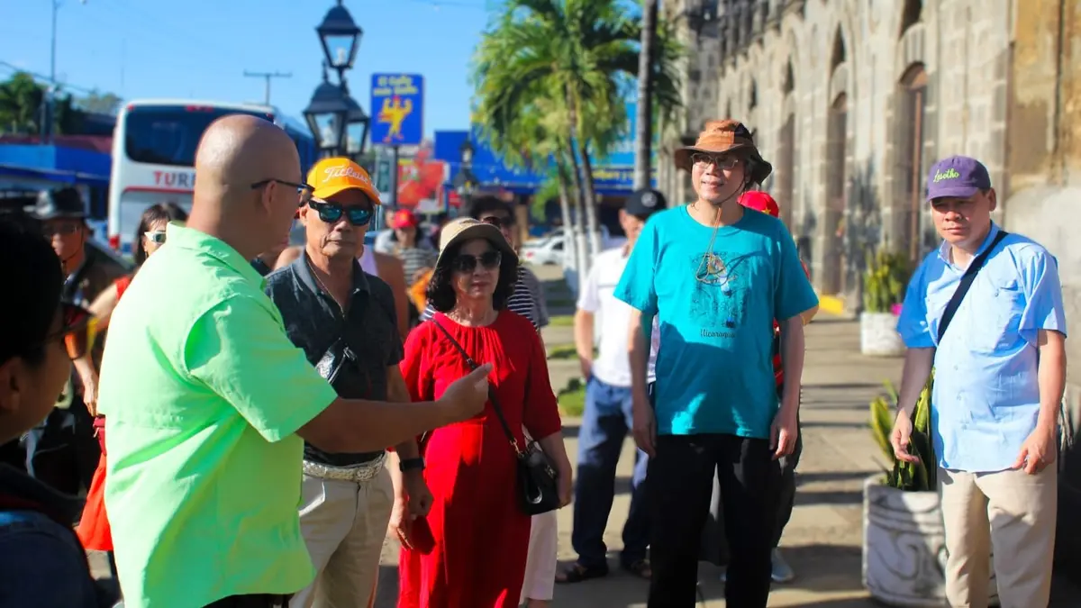 Turistas vietnamitas disfrutan la riqueza cultural de Masaya