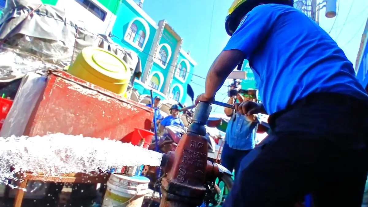 Mercado Oriental recibe inspección de hidrantes por Bomberos Unidos
