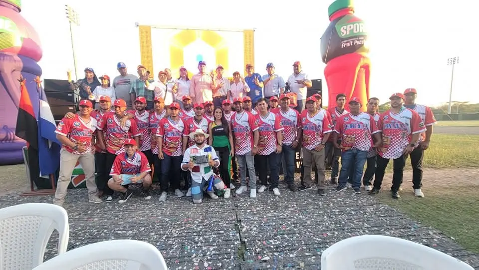 Toros de Chontales se preparan para su duelo con la Costa Caribe Sur con nuevos uniformes