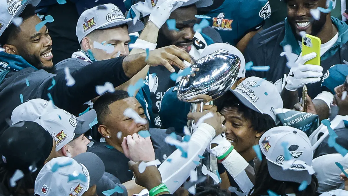 Eagles arrasan a Kansas City y conquistan el Super Bowl