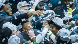 Eagles arrasan a Kansas City y conquistan el Super Bowl