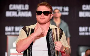 Canelo Álvarez y Riad Season sellan acuerdo para cuatro peleas estelares