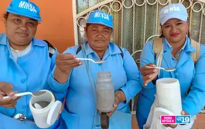 Vecinos colaboran en la eliminación de criaderos de mosquitos