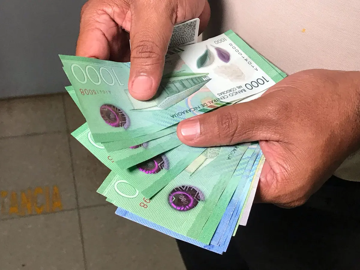 Trabajadores del Minsa celebran el pago adelantado de su salario