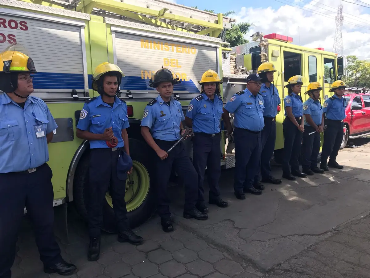 Bomberos Unidos aseguran seguridad de hidrantes en el mercado Oriental