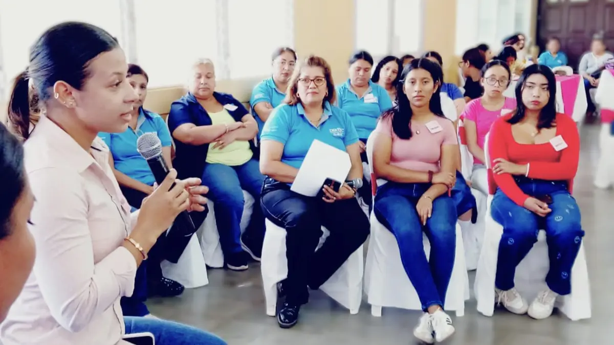 Realizan conversatorio “Revolución con Rostro de Mujer” en Jinotepe