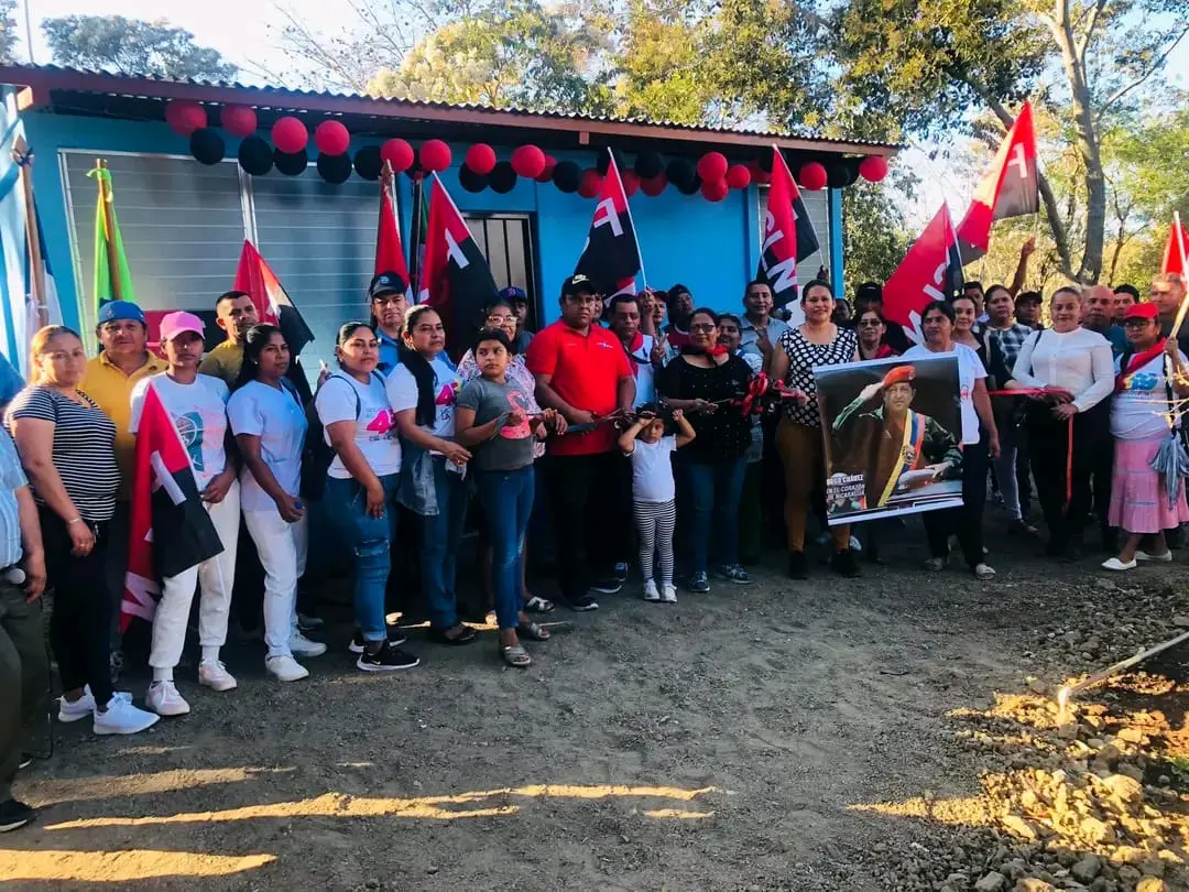 El Rosario entrega viviendas a familias en el 12° aniversario de Hugo Chávez