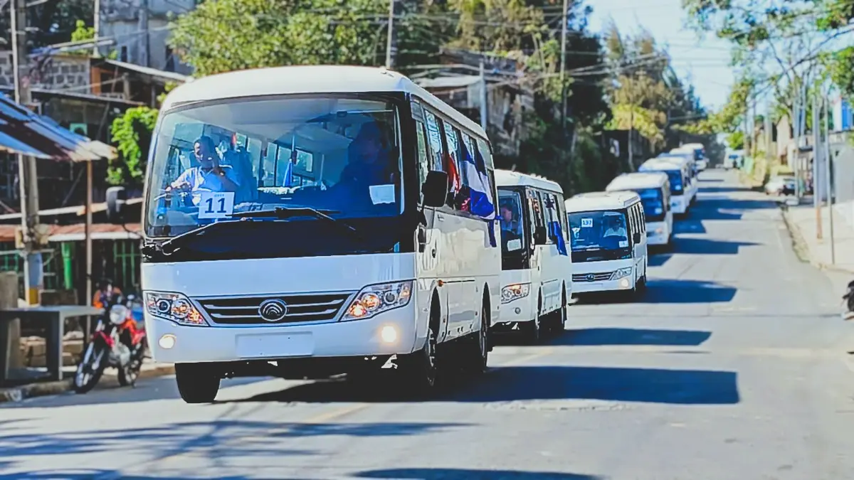 Nuevos microbuses Yutong fortalecen el transporte en Carazo