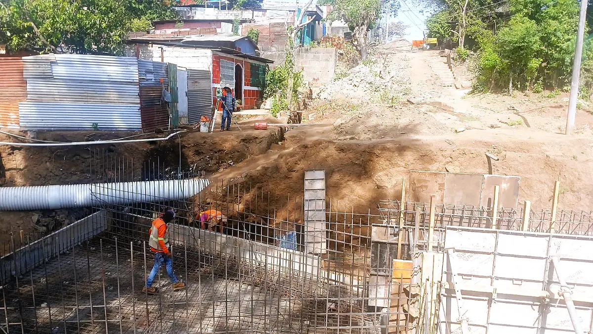 Obra vial en Sierras Maestra mejorará la conectividad de barrios