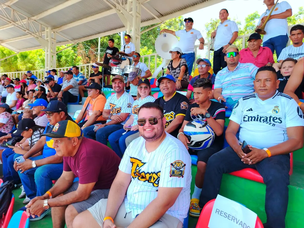 Jornada histórica en El Realejo con el debut de equipos de primera división