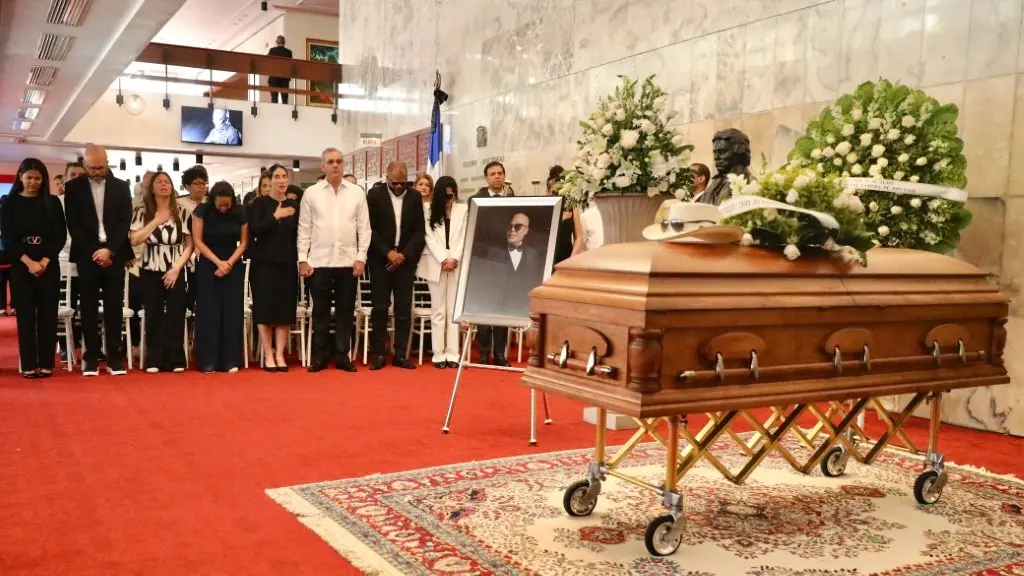 Presidente dominicano asiste al homenaje póstumo de Rubby Pérez