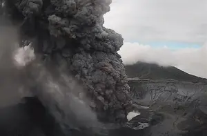 Alerta naranja por intensa actividad del volcán Poás en Costa Rica