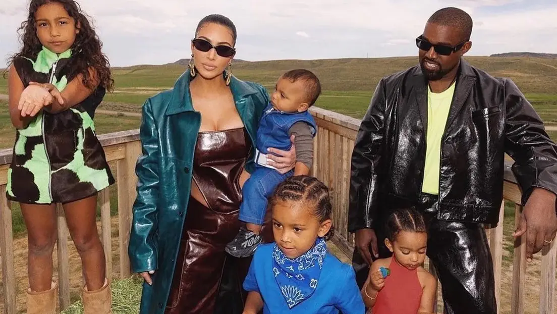 Kanye West exige mayor custodia de sus hijos en transmisión en vivo