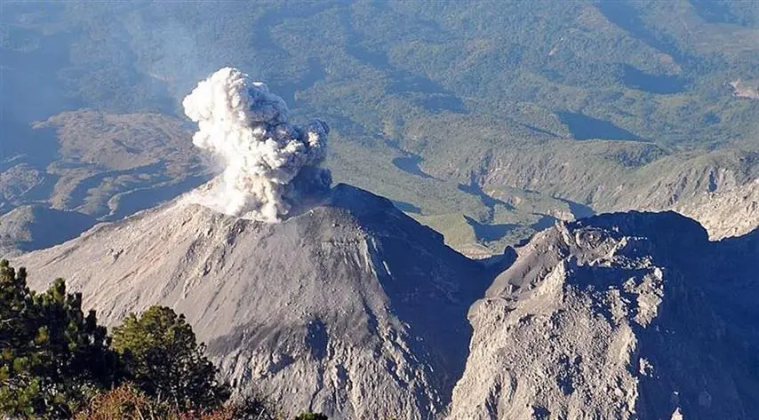 Volcán Santiaguito bajo vigilancia por riesgo de flujos piroclásticos