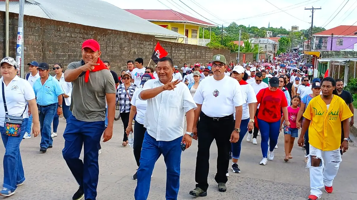 Caminata multitudinaria celebra legado de Sandino en el Caribe