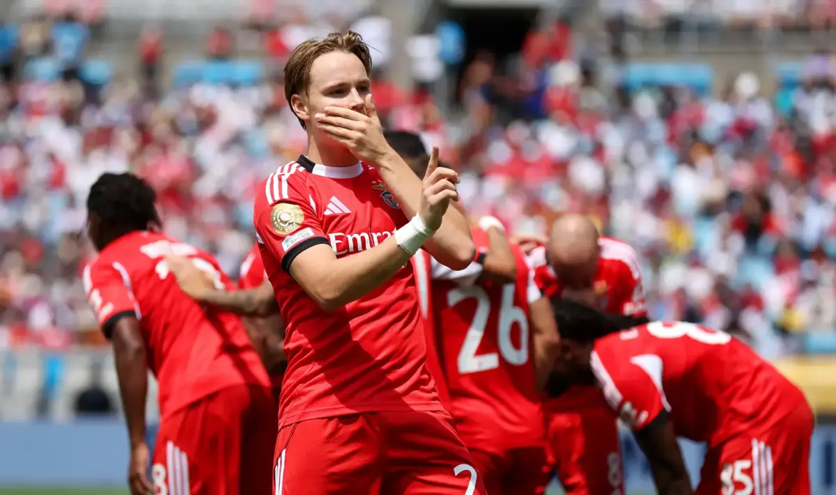Benfica gana y le arrebata la cima del grupo al Bayern