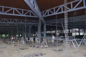 León avanza con éxito en la obra del moderno mercado Félix Pedro Carrillo