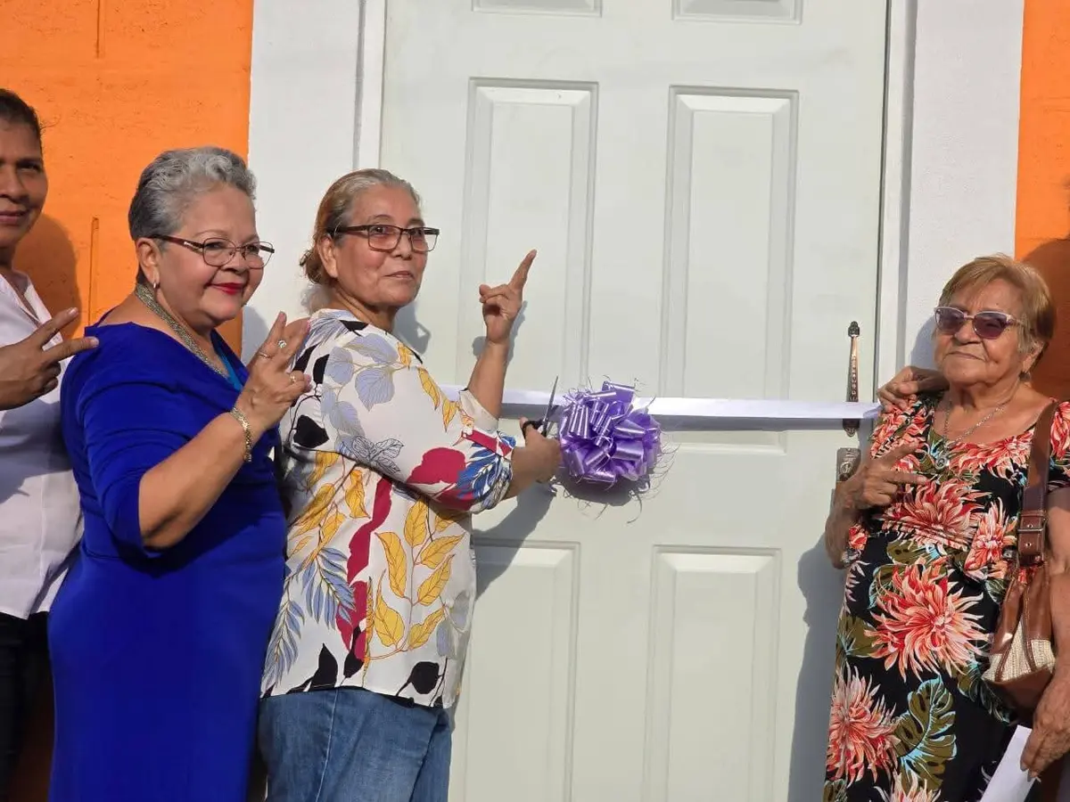 Más familias en Chinandega reciben viviendas dignas con proyecto Bismarck Martínez