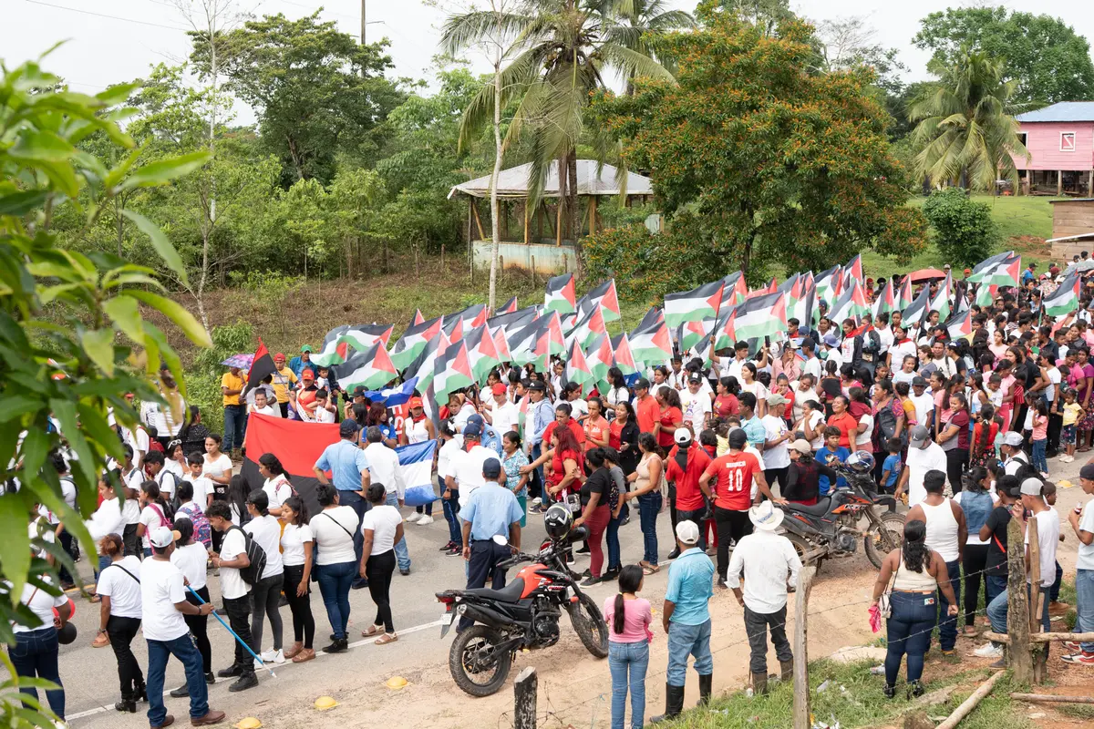 Familias de Twi Waupasa conmemoran a Carlos Fonseca con fervor patriótico