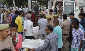 Tragedia en India culmina con 11 personas muertas por estampida en un estado