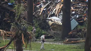 Inundaciones en Texas dejan al menos 135 muertos y decenas sin localizar