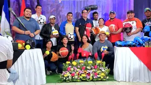 Entregan materiales deportivos para fortalecer deporte juvenil en Nicaragua