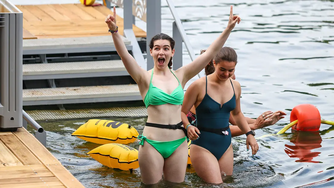 París abre tres espacios para el baño en el río Sena este verano