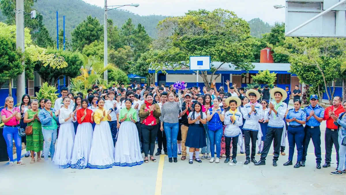 Dipilto fortalece espacios educativos con obras de remodelación