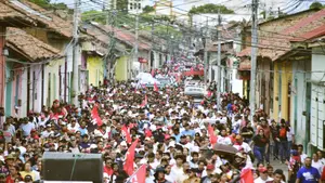 Marea roja y negra conmemora 46 años del Fortín de Acosasco
