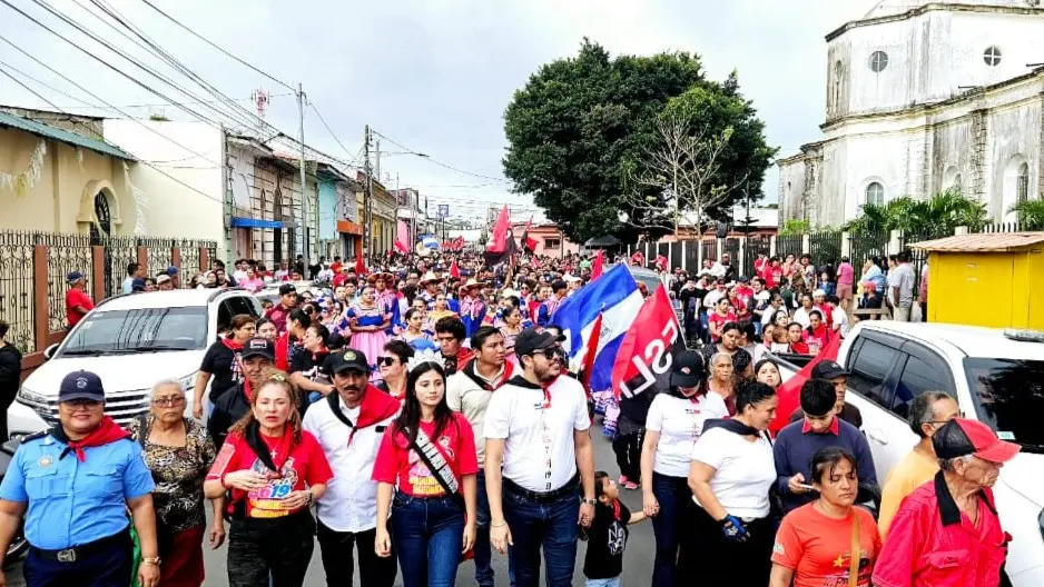 Carazo se desborda por las principales calles celebrando el 46/19