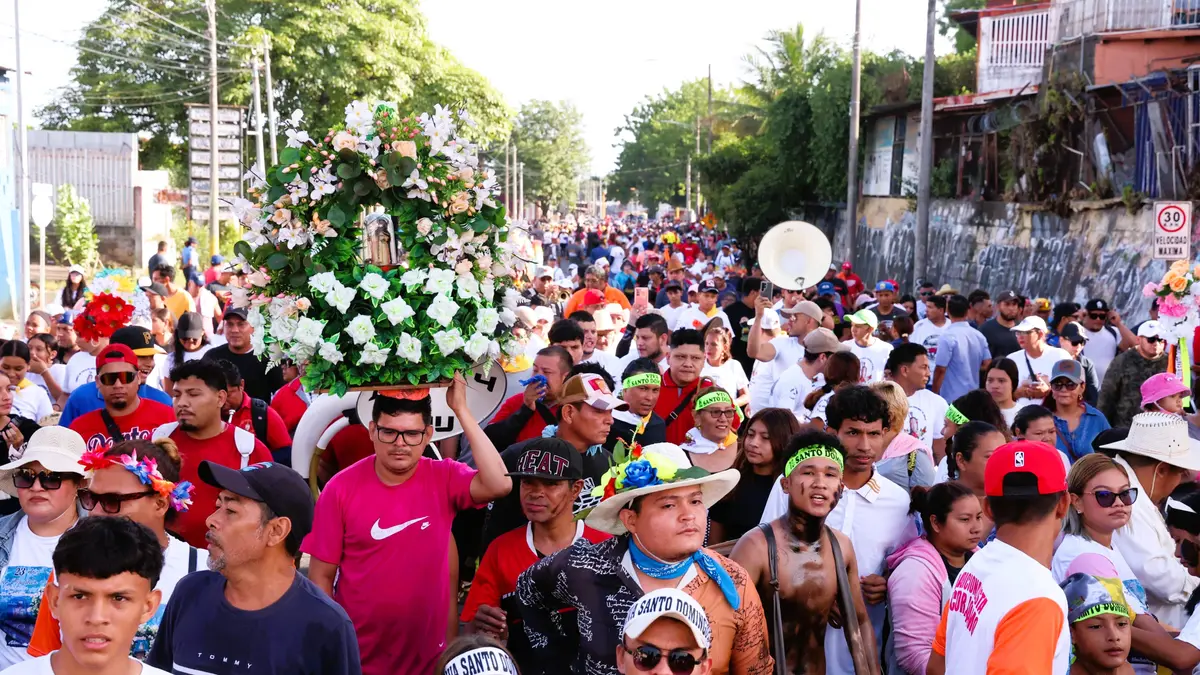 Devoción y alegría marcan la tradicional Roza del Camino en Managua