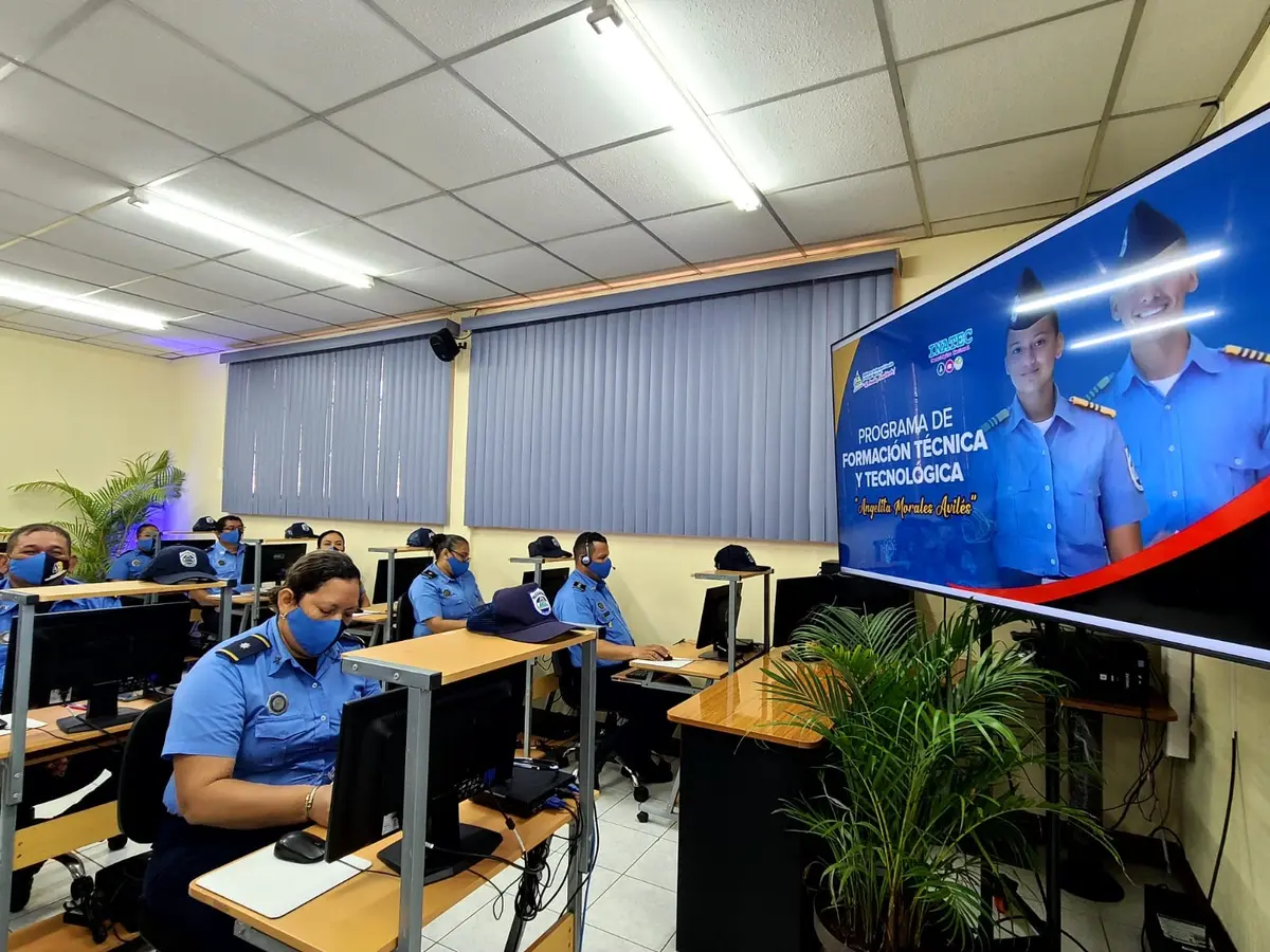 Inatec gradúa a 450 policías con formación técnica especializada