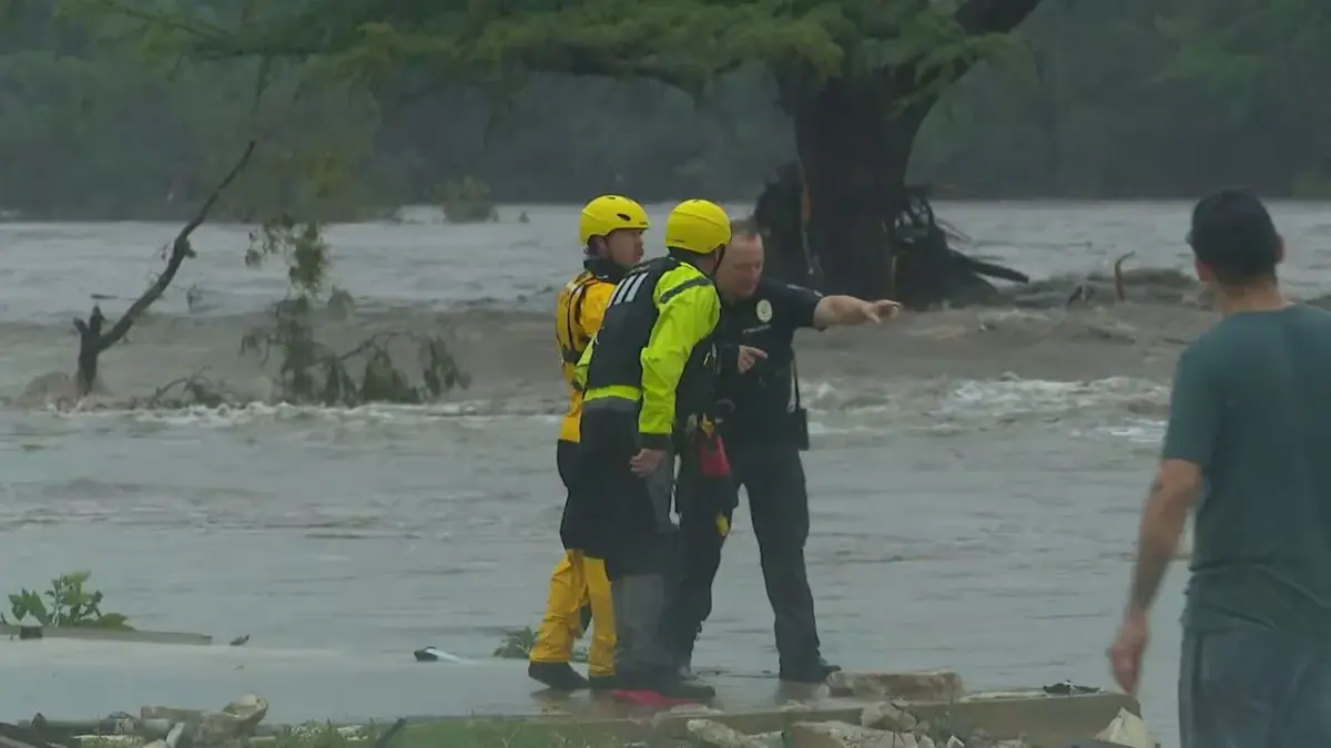 Inundaciones en Texas dejan al menos 13 muertos y 20 desaparecidas
