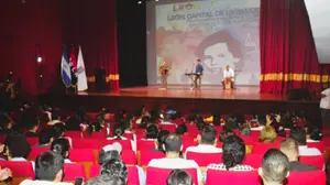 Reconocen a voces leonesas en noche de arte y poesía