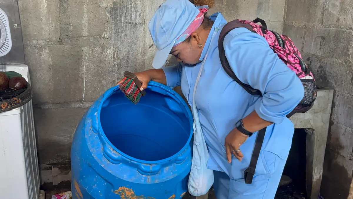 Brigadas de salud aplican BTI y abate en el barrio Enrique Lorente