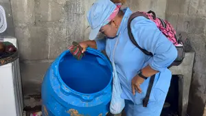 Brigadas de salud aplican BTI y abate en el barrio Enrique Lorente