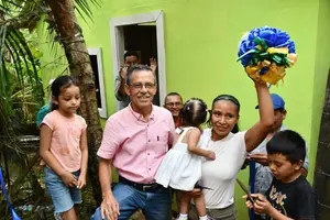 Una nueva esperanza: madre soltera recibe vivienda digna en Bluefields