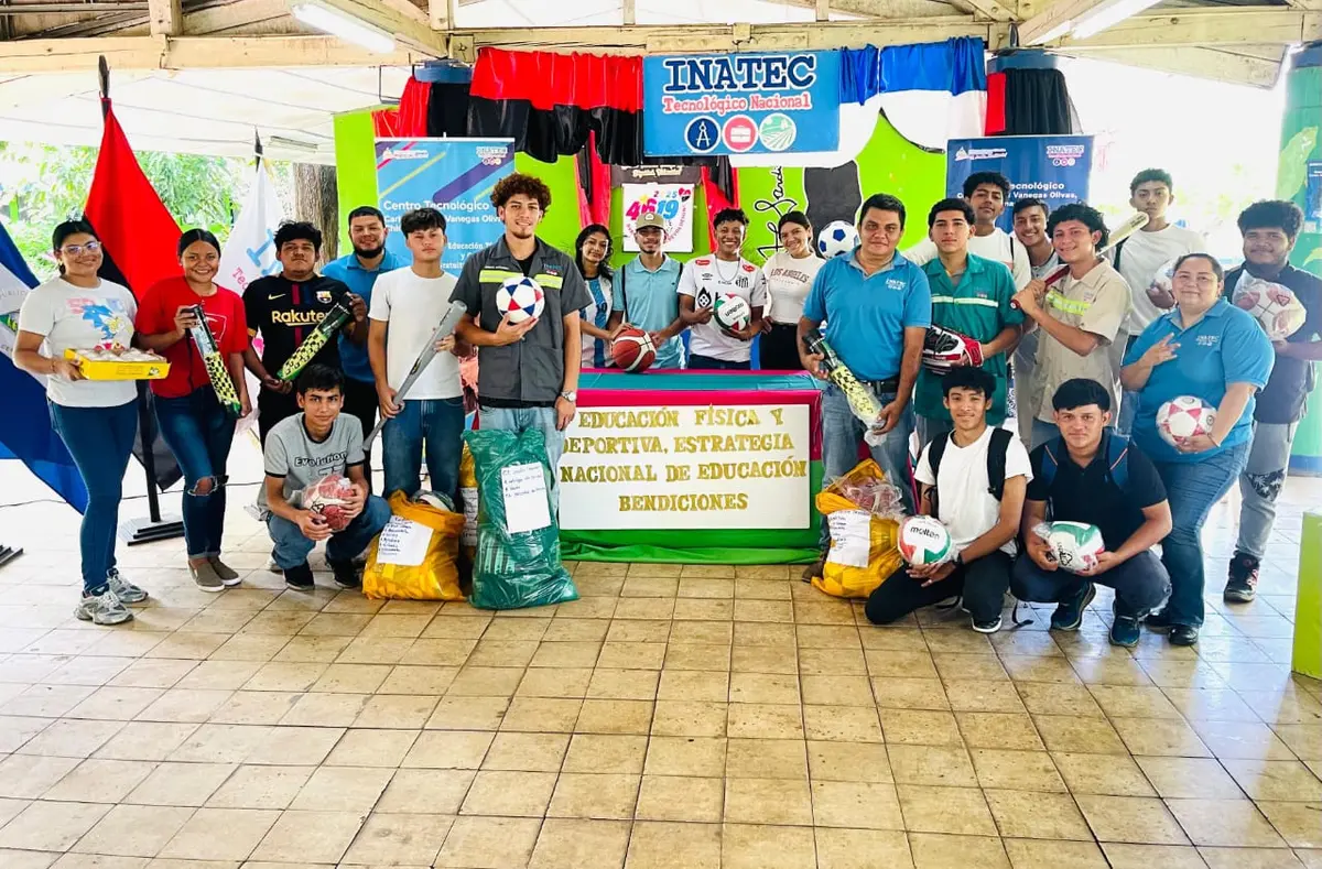 Jóvenes reciben herramientas para fomentar el deporte en centros tecnológicos