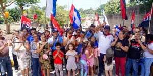 Familias de San Marcos celebran adoquinado en barrio Che Guevara
