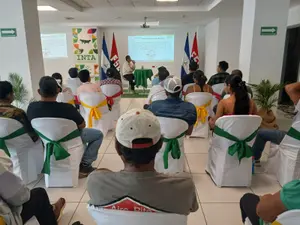 Ganaderos se capacitan contra parásitos intestinales en bovinos