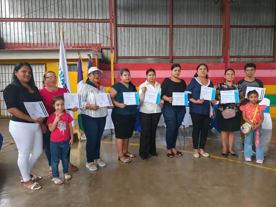 Carazo celebra la alfabetización con entrega de certificados del programa “Luz y Verdad”