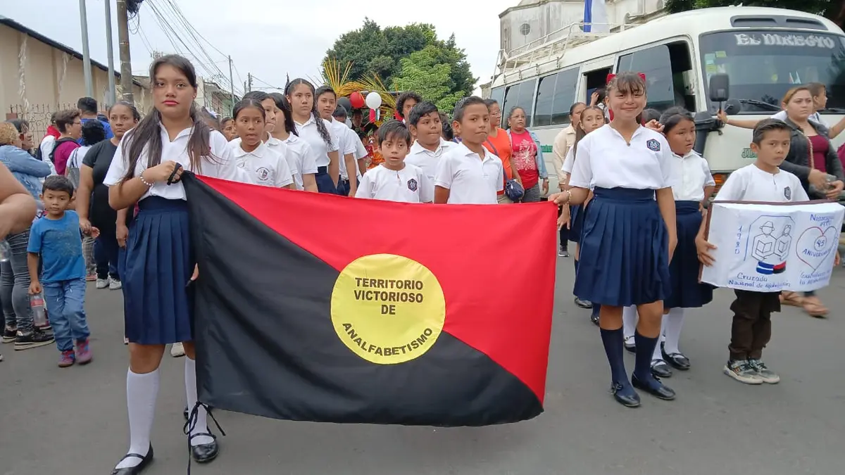Carazo conmemora el 45 aniversario de la Cruzada Nacional de Alfabetización