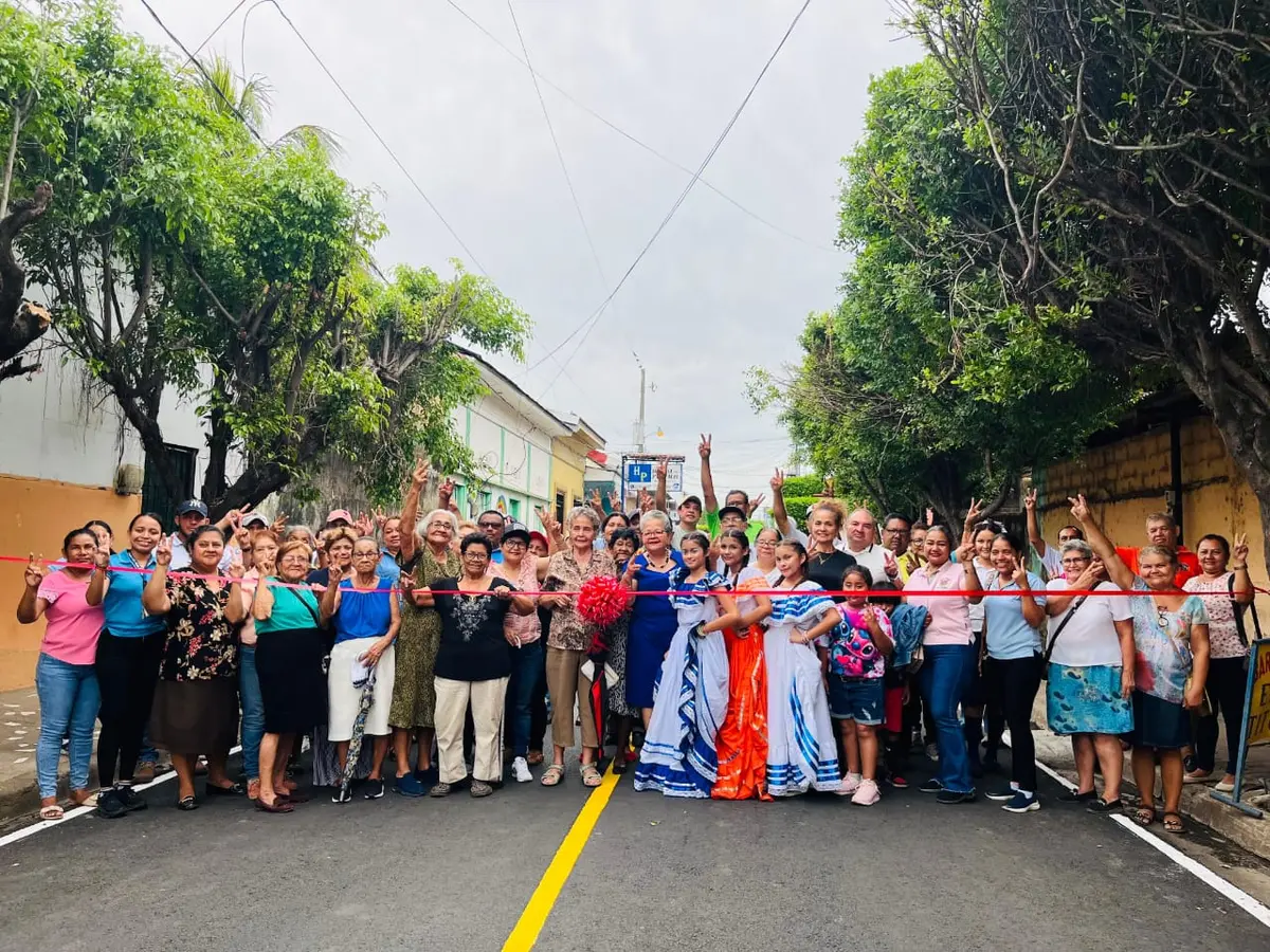 Alcaldía de Chinandega entrega nuevas calles asfaltadas en el barrio Guadalupe
