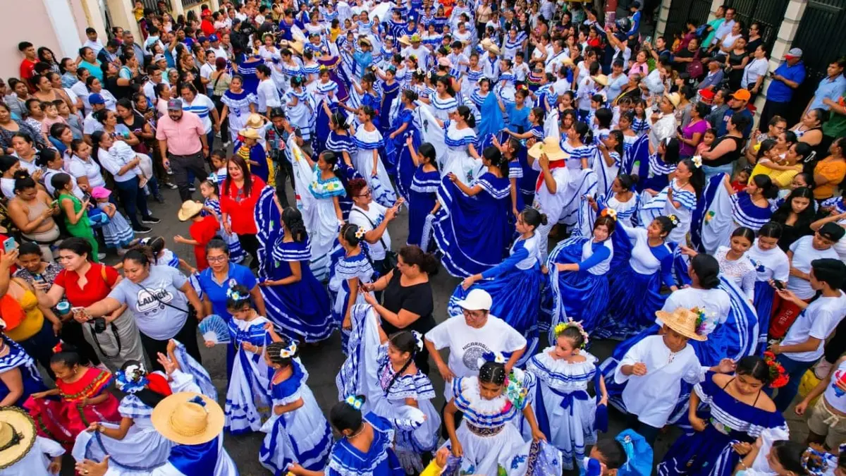 Folclore y talento joven conquistan las calles de Masaya