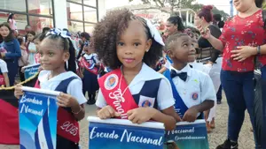 Niñez de Bluefields desfila con orgullo patrio en homenaje a San Jacinto