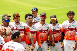 Fieras rugen fuerte y avanzan a semifinales del Grupo A