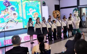 Presentan historieta educativa en Escuela Flotante para fortalecer la conciencia ambiental