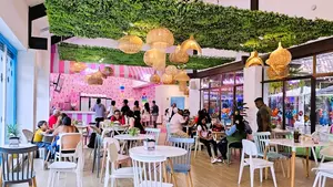 Managua disfruta su corredor gastronómico en la avenida de Bolívar a Chávez